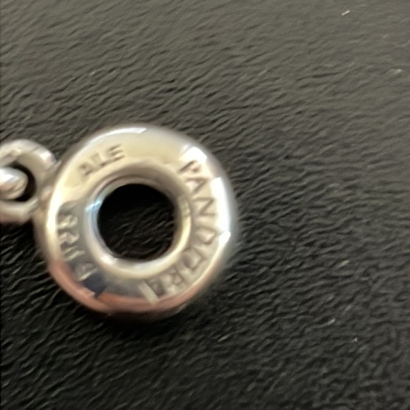 Pandora London Big Ben masks London travel charm - Picture 6 of 8